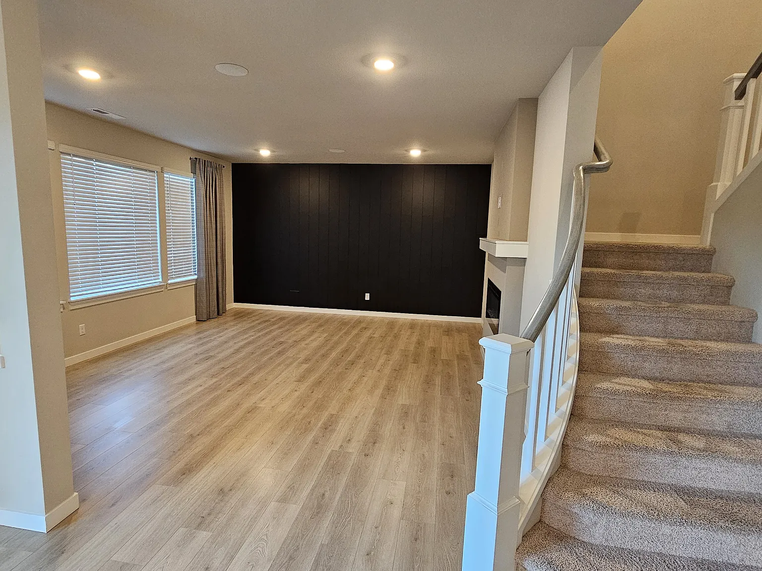 5 bed, 3221 sqft, $4,295 — Photo 3