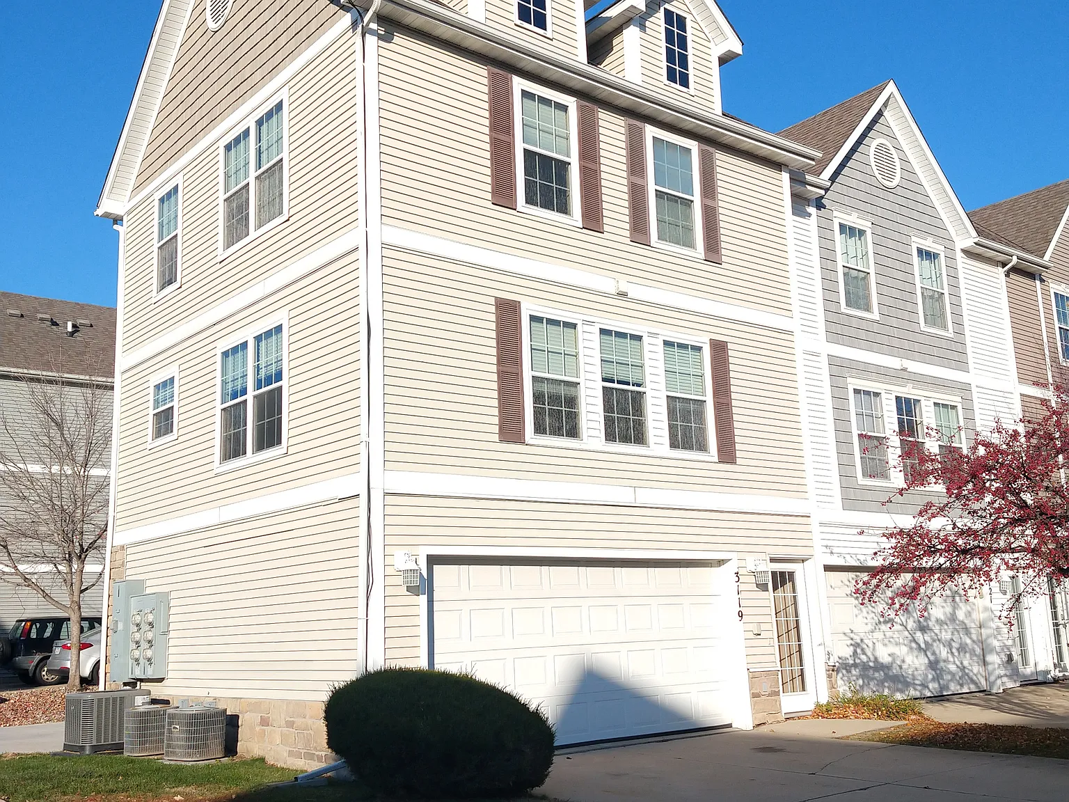 2 bed, 2.5 bath, 1152 sqft, $1,450 — Photo 1