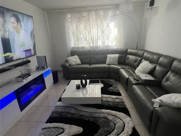 666 W 81st St, Hialeah, FL
