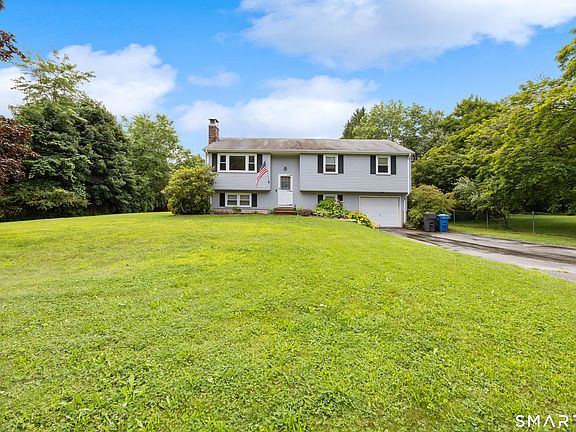2nd image of 32 Hickory Road