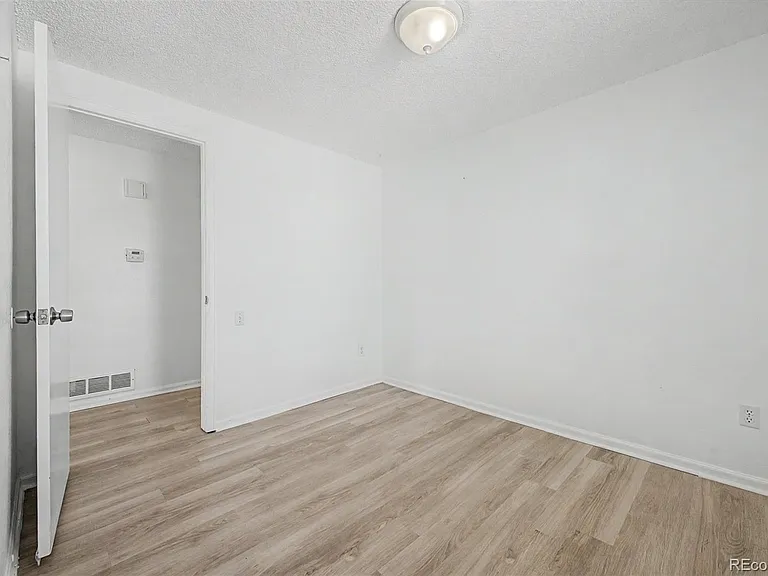 2757 S Salida St — Photo 33