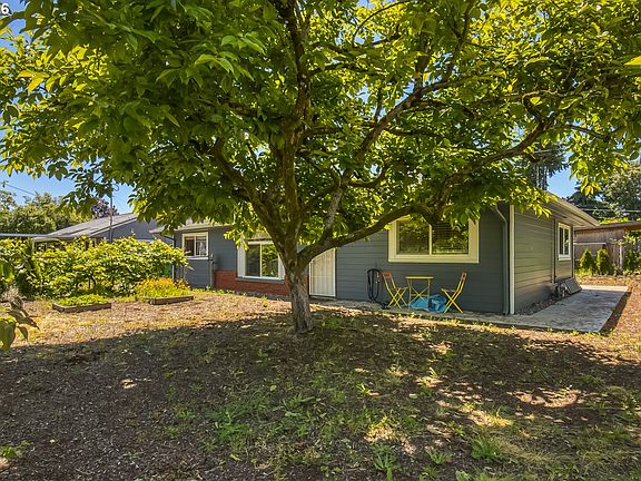 2nd image of 2523 NE 111th Ave