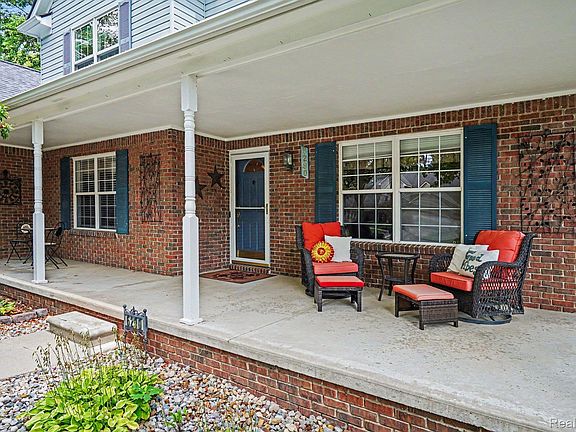 3rd image of 6290 Waldon Woods Dr
