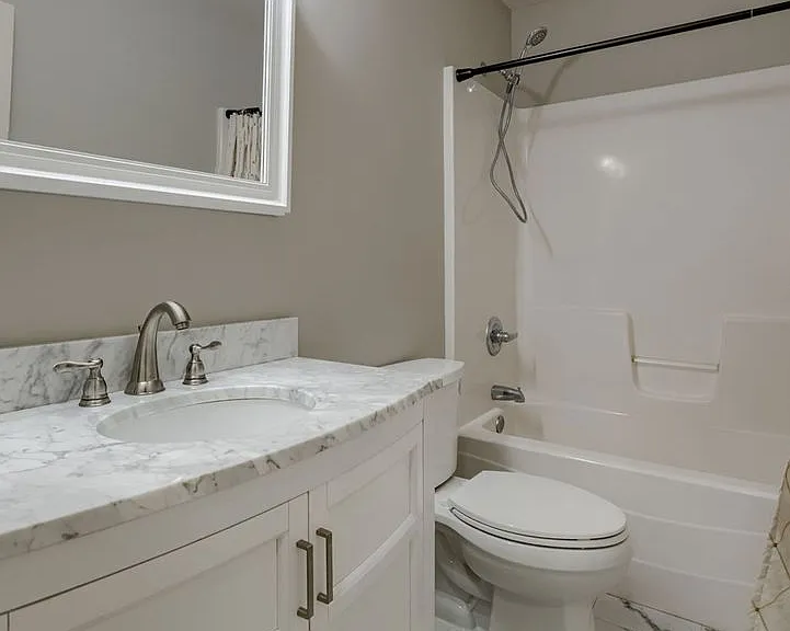6121 S 190th Ter — Photo 18