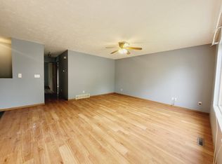 1217 Warren Ln, Grand Island, NE 68801