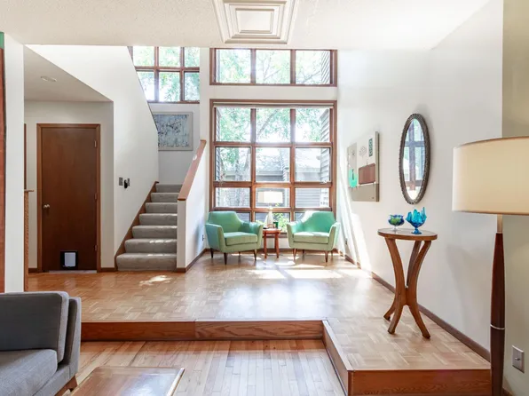 1345 Spencer Rd W, Saint Paul, MN 55108