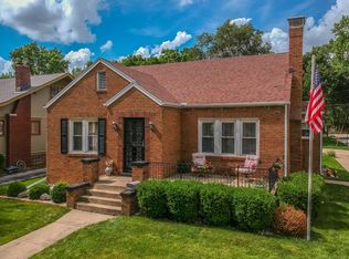 1510 E Jackson St, Bloomington, IL