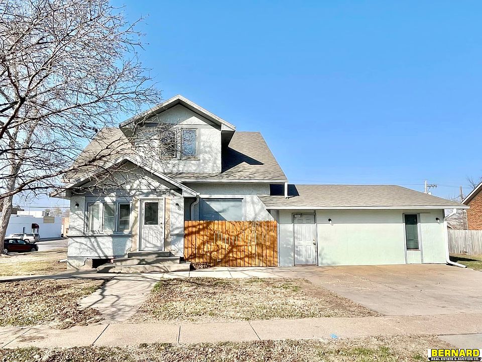 1st image of 820 13th St