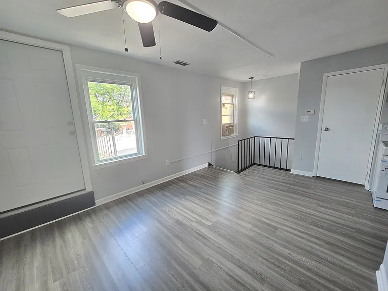 1906 Monongahela Ave #4 — Photo 7