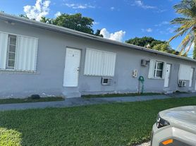 1293 NE 109th St, Miami, FL