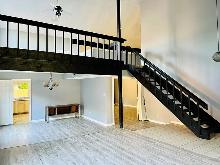 7627 Candlegreen Ln — Photo 5