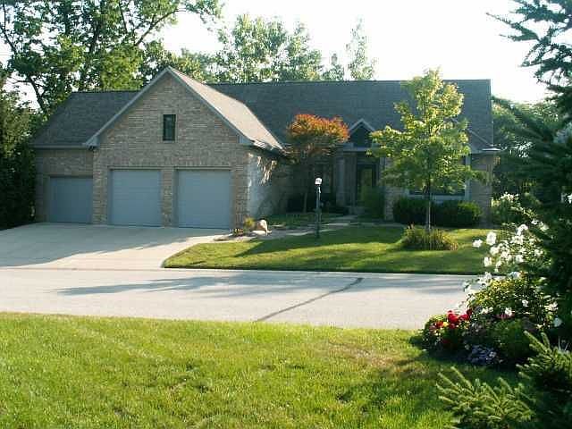 1st image of 7178 Oakenshaw Dr