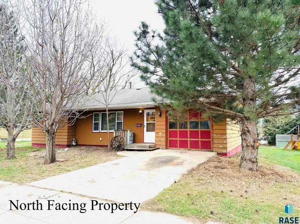 305 W Elm St, Beresford, SD 57004