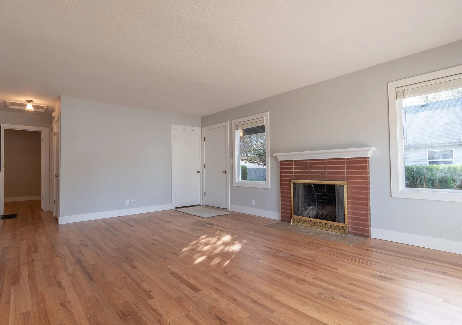 6112-6116 SE Center St — Photo 4