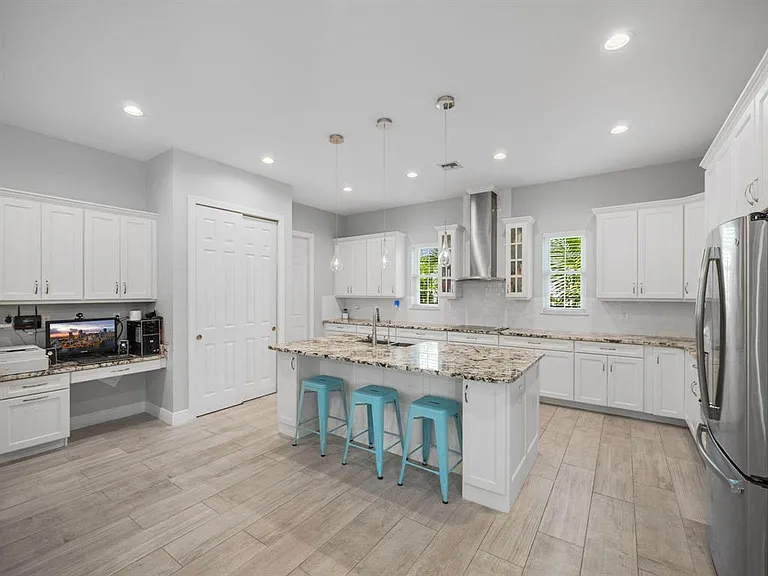 11726 SW Westcliffe Ln — Photo 2