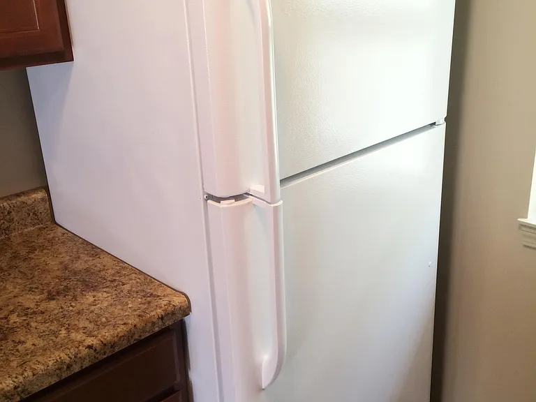 1350 El Camino Dr — Photo 6