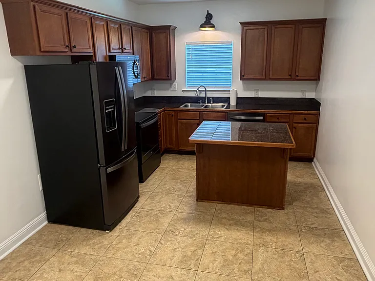 327 Ruella Ave — Photo 6