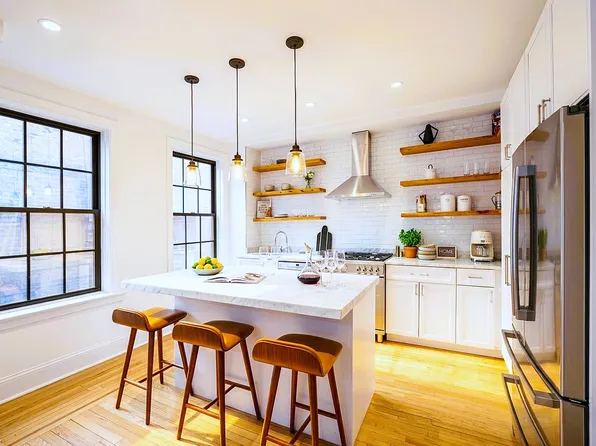 139 W 82nd St #1F, New York, NY 10024