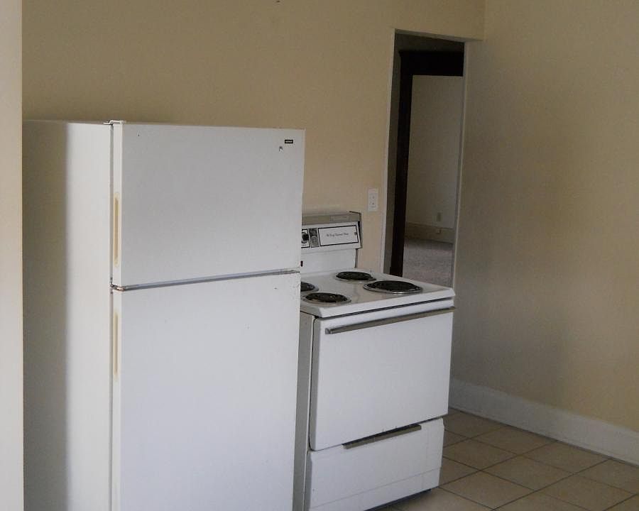 1st image of 28 Grand Ave #2