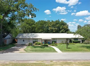 403 N Hall St, Fairfield, TX 75840