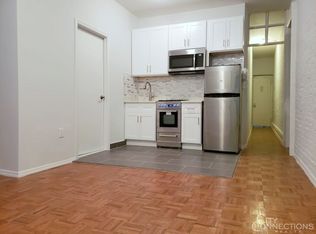 407 W 52nd St APT 1R, New York, NY 10019