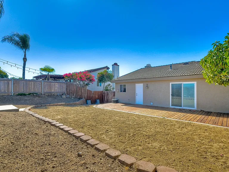1252 Soria Gln — Photo 25
