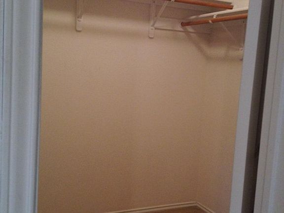 5th image of 401 McCarthur Dr