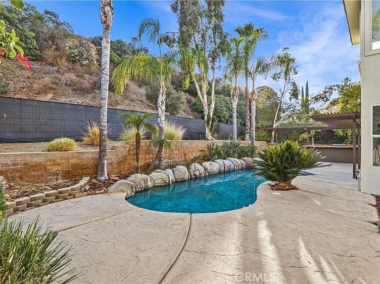 1728 Tamarron Dr — Photo 29
