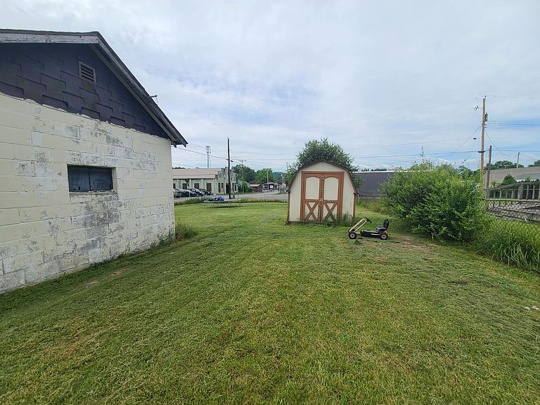 Listing photo 5