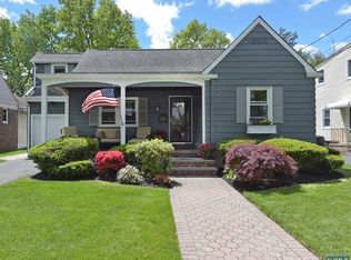 43 W Oldis St, Rochelle Park, NJ 07662