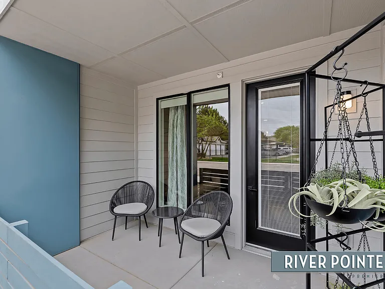 River Pointe Apartments — Photo 14