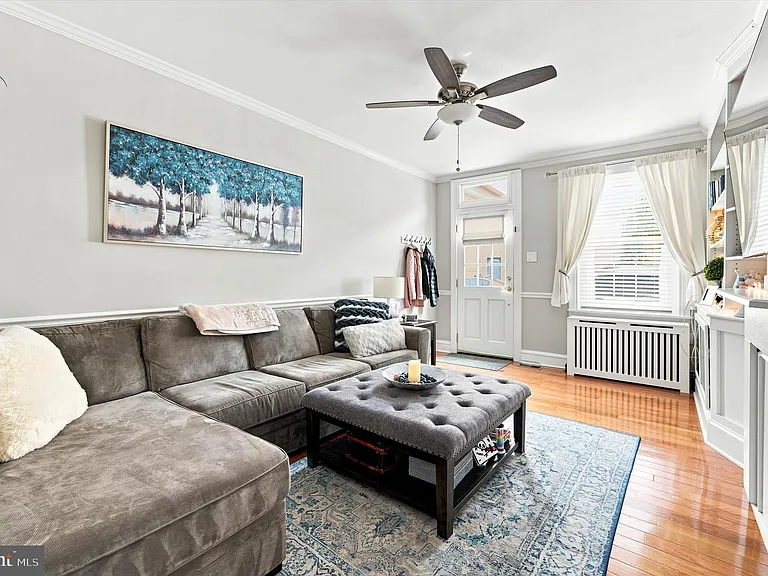 357 E Hector St — Photo 4