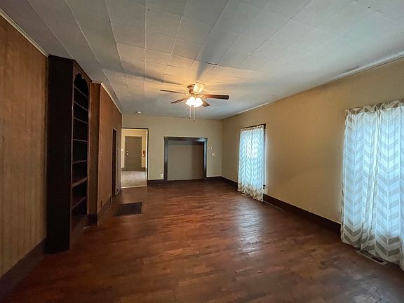 2nd image of 812 S Jefferson Ave
