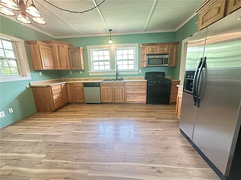 131 Dell Ave — Photo 10