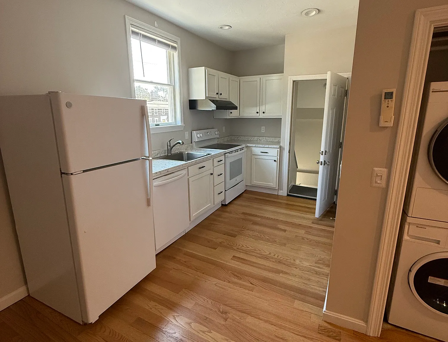 1 bed, $2,000 — Photo 2