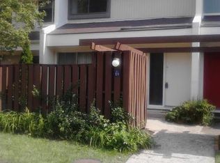 2209 Southgate Sq, Reston, VA 20191