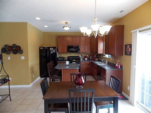 4th image of 1017 Retford Dr