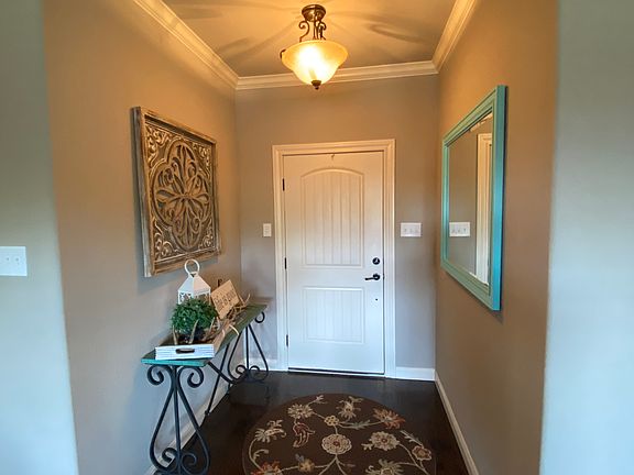 2nd image of 831 Avenue S