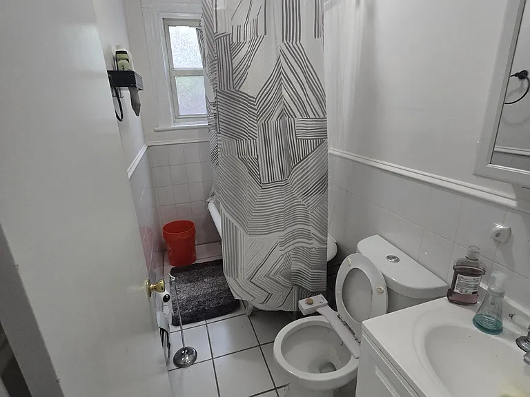 38 Wayne St #4L — Photo 10