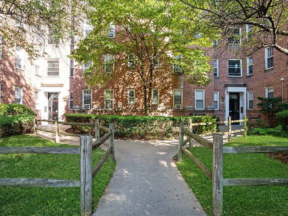 790 Bronx River Road