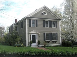 42 Maple St, Oakham, MA 01068