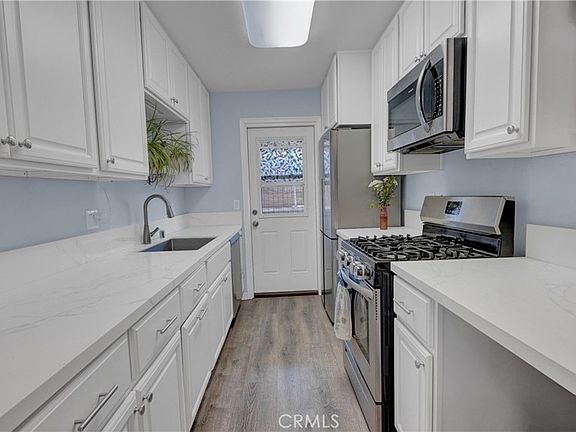 2nd image of 1140 Molino Ave APT 5