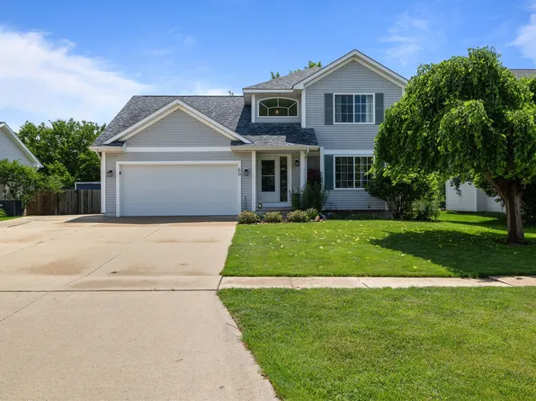 60 Marshall Dr, Waukee, IA 50263