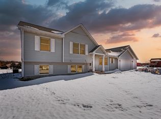 2237 122nd St, New Richmond, WI 54017