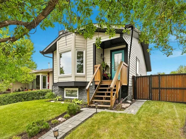 972 W Riverbend Dr SE, Calgary, AB T2C 3L8