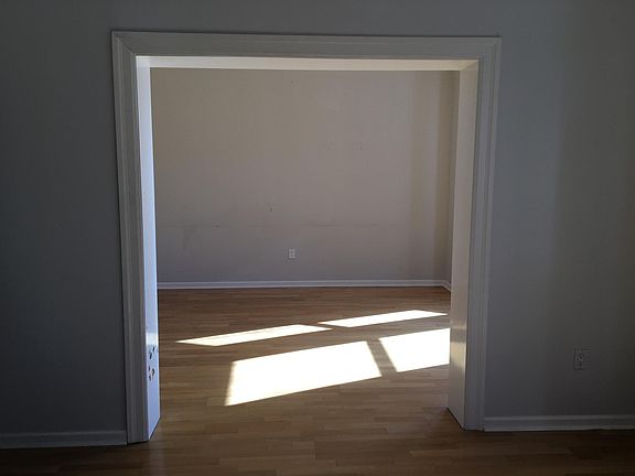 3rd image of 3006 24th St