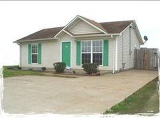 975 State Line Rd, Oak Grove, KY 42262