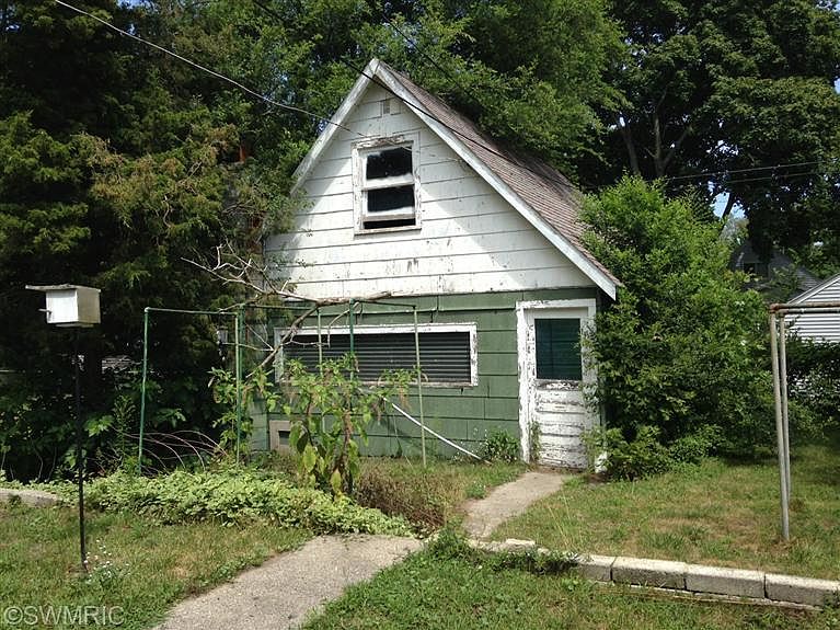 2nd image of 1884 Kinsey St