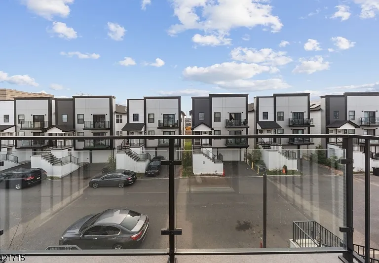735 Seaport Dr #2 — Photo 11