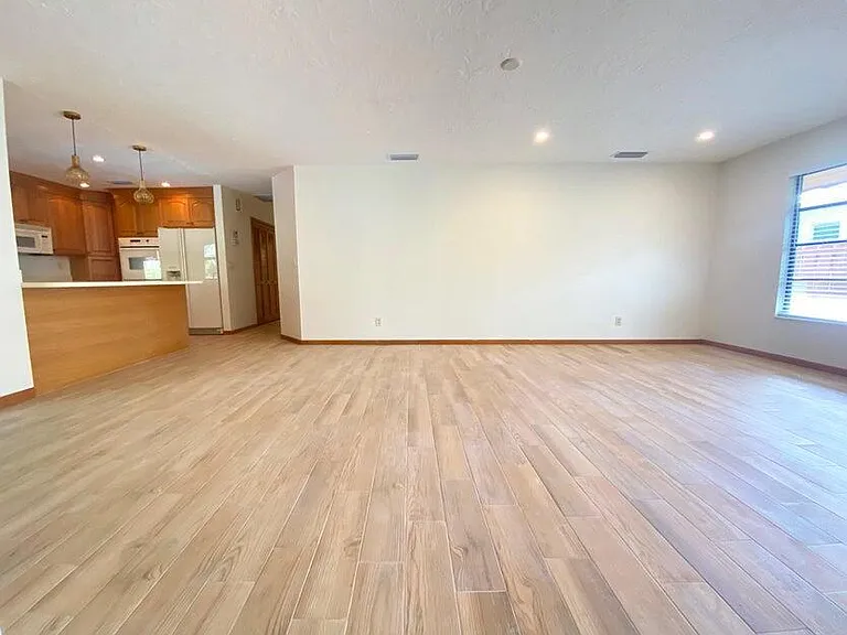 5585 Pennock Point Rd — Photo 2